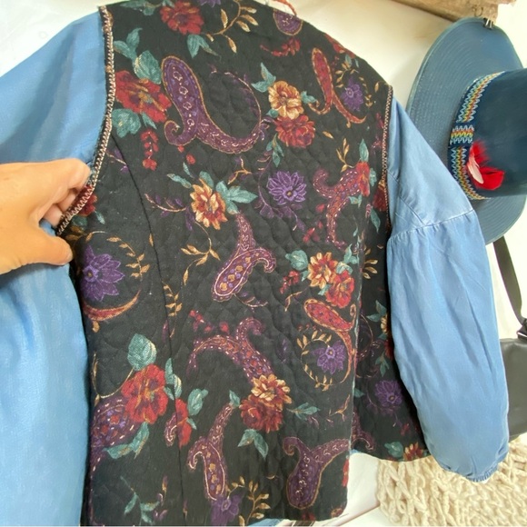 ✨ MADE in CANADA upcycled vintage quilted boho vest w paisley southwestern vibe - Picture 10 of 14